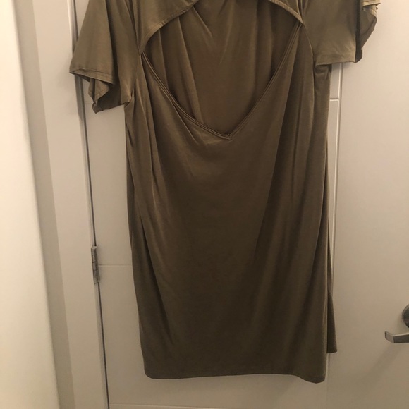 Green long shirt/tunic with opening in back - Picture 5 of 5